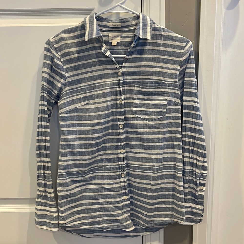 5/$25 Women’s J. crew striped button up shirt